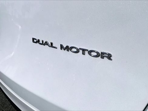 Used 2023 Tesla Model Y Long Range AWD/4WD image 9