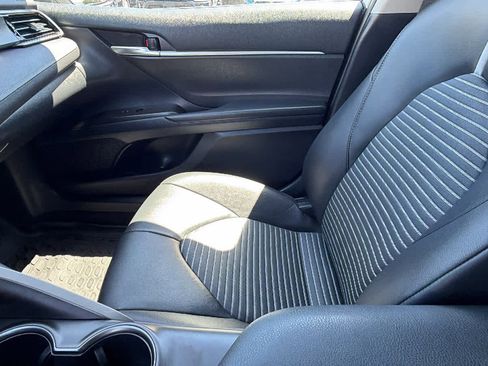 Used 2023 Toyota Camry SE FWD image 12