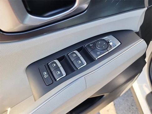 New 2026 Kia Sorento S w/ S Panoramic Sunroof Package image 11