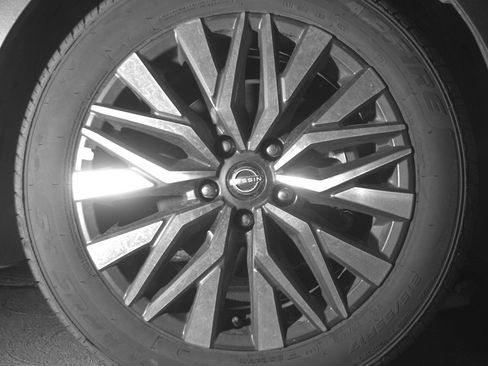 Used 2025 Nissan Altima 2.5 SV FWD image 13
