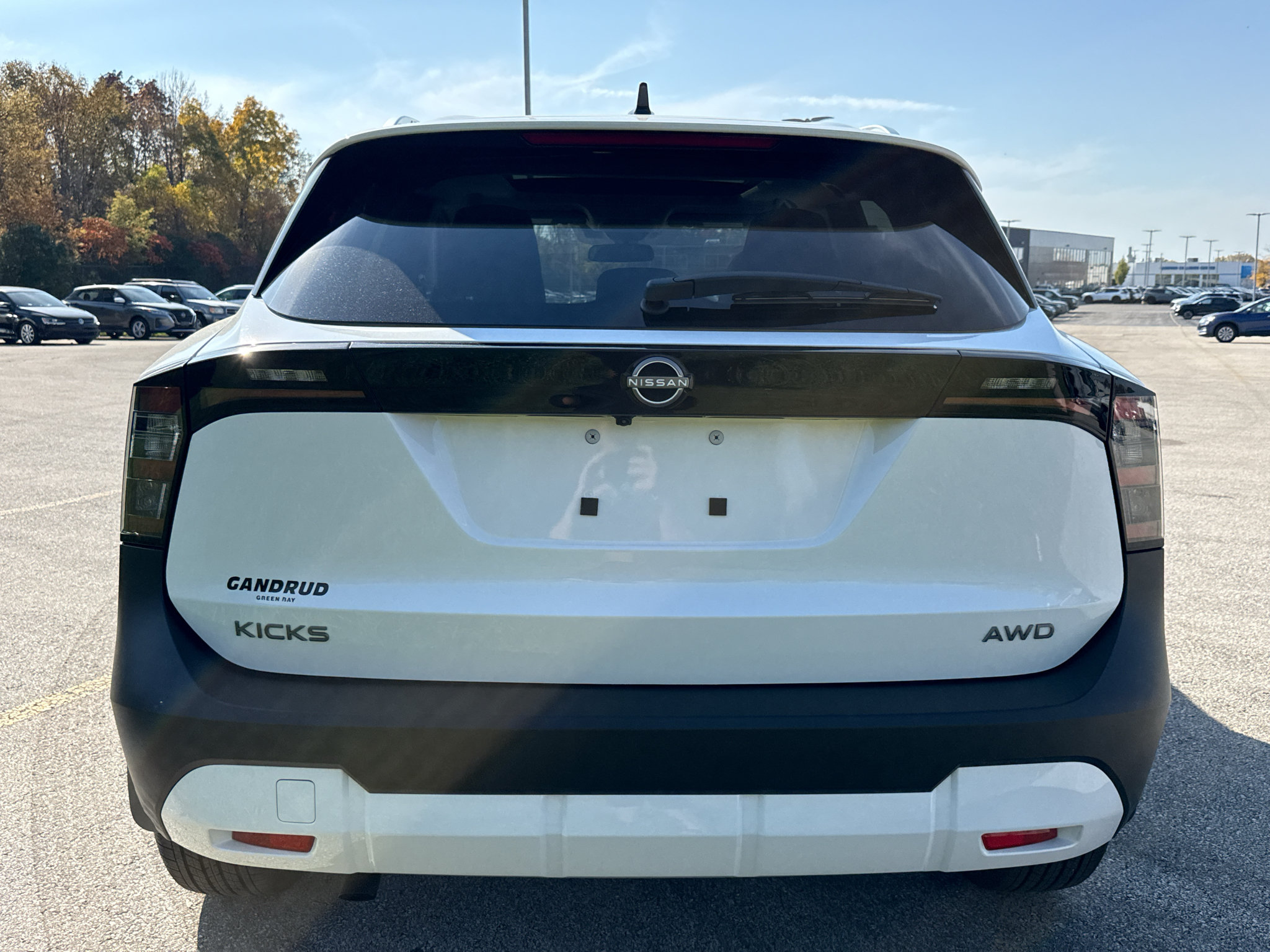New 2027 Nissan Kicks SV AWD/4WD image 3