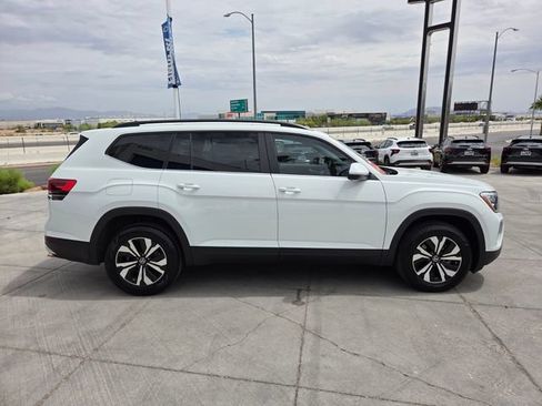 Used 2024 Volkswagen Atlas SE FWD image 7