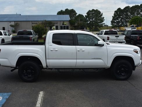 Used 2023 Toyota Tacoma SR5 RWD image 4