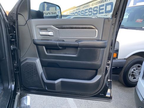 Used 2019 RAM 2500 Big Horn image 26