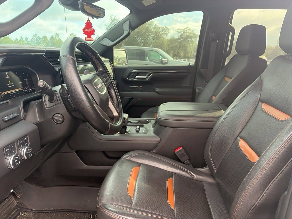 Used 2023 GMC Sierra 1500 AT4 w/ Technology Package AWD/4WD image 9