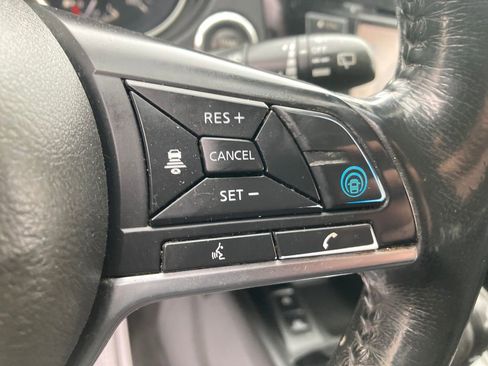 Used 2019 Nissan Rogue SV w/ Premium Package image 38