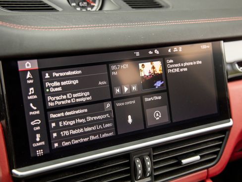Certified 2021 Porsche Cayenne S AWD/4WD image 30