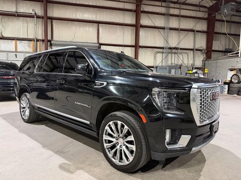 Used 2021 GMC Yukon XL Denali w/ Denali Ultimate Package AWD/4WD image 2