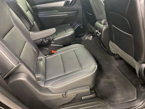 Used 2025 Buick Enclave Preferred image 10