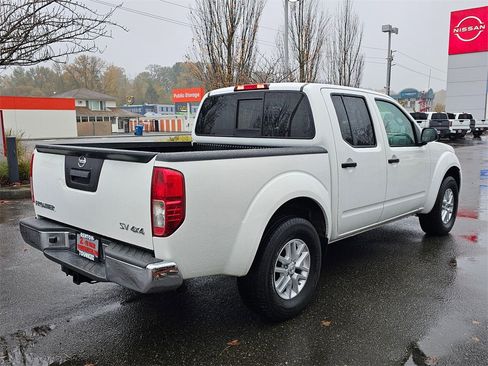 Used 2016 Nissan Frontier SV image 5