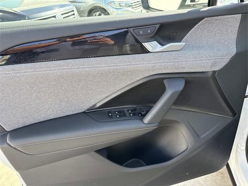 Certified 2025 Volkswagen Tiguan S image 12