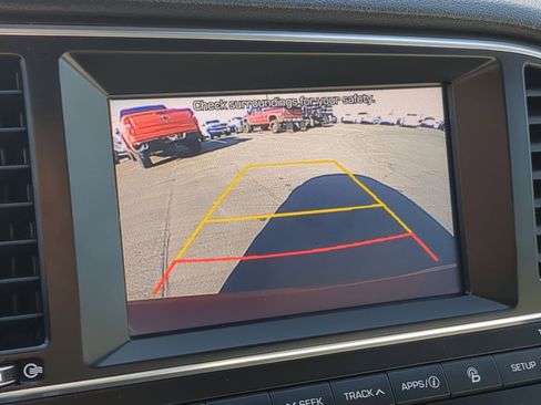 Used 2017 Hyundai Elantra Limited w/ Cargo Package image 18