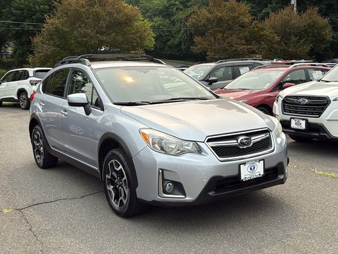 Used 2016 Subaru Crosstrek 2.0i Premium AWD/4WD image 3