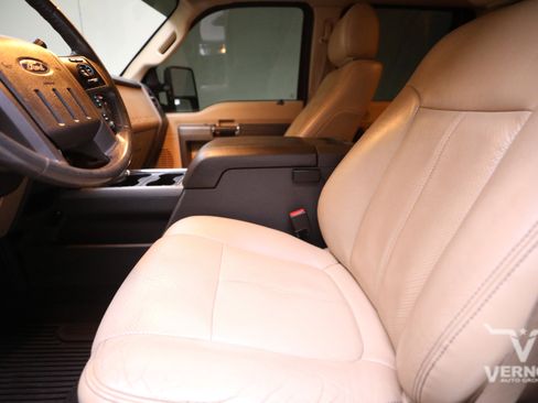 Used 2012 Ford F250 Lariat w/ Lariat Interior Pkg image 10