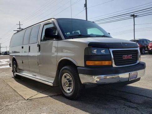 Used 2009 GMC Savana 3500 Extended Passenger w/ LT Preferred Equipment Group image 8
