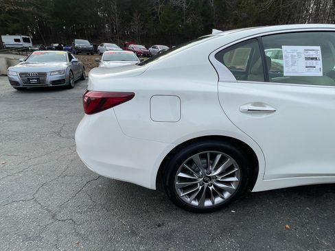 Used 2019 INFINITI Q50 Luxe w/ Essential Package (3.0T Luxe) image 9