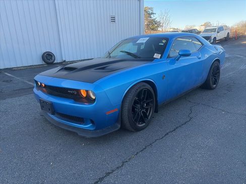 Used 2018 Dodge Challenger SRT Hellcat image 3