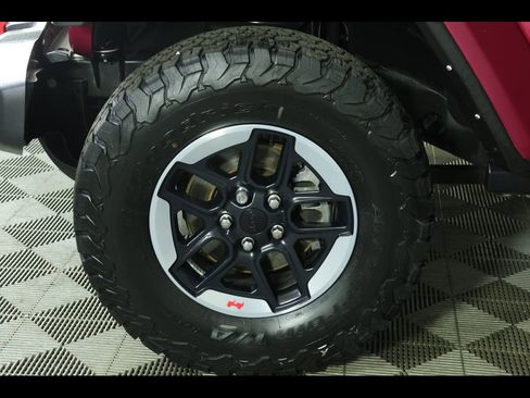 Used 2022 Jeep Wrangler Unlimited Rubicon w/ LED Lighting Group AWD/4WD image 8