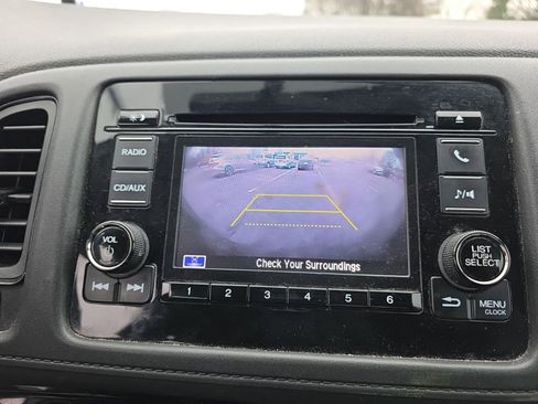 Used 2018 Honda HR-V LX image 18