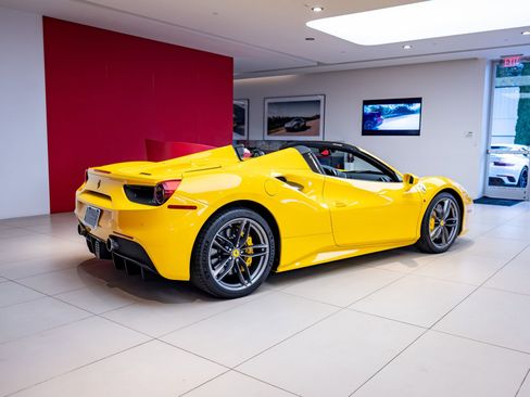 Certified 2019 Ferrari 488 Spider RWD image 6
