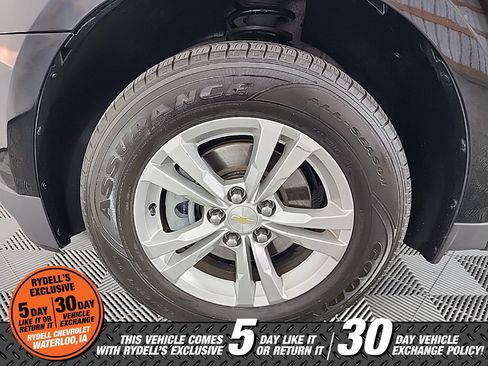 Used 2017 Chevrolet Equinox LS image 14