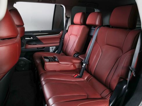 Used 2018 Lexus LX 570 4WD image 5