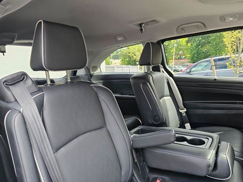 Used 2023 Honda Odyssey Elite image 13