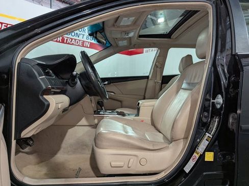 Used 2012 Toyota Camry XLE image 18