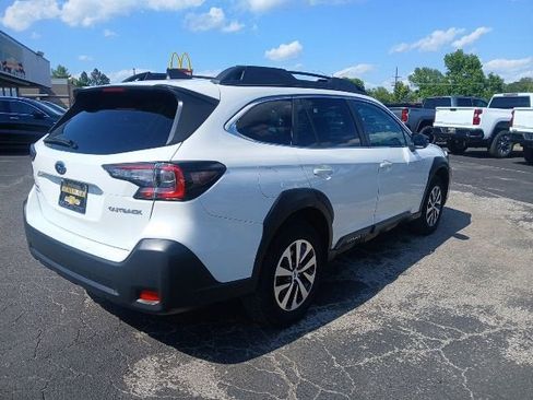 Used 2025 Subaru Outback Premium AWD/4WD image 5
