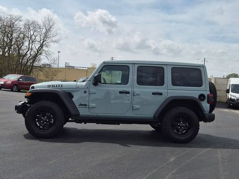 Used 2024 Jeep Wrangler Unlimited Sport AWD/4WD image 4