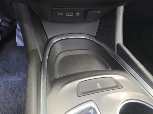Used 2021 Chevrolet Malibu LT FWD image 18