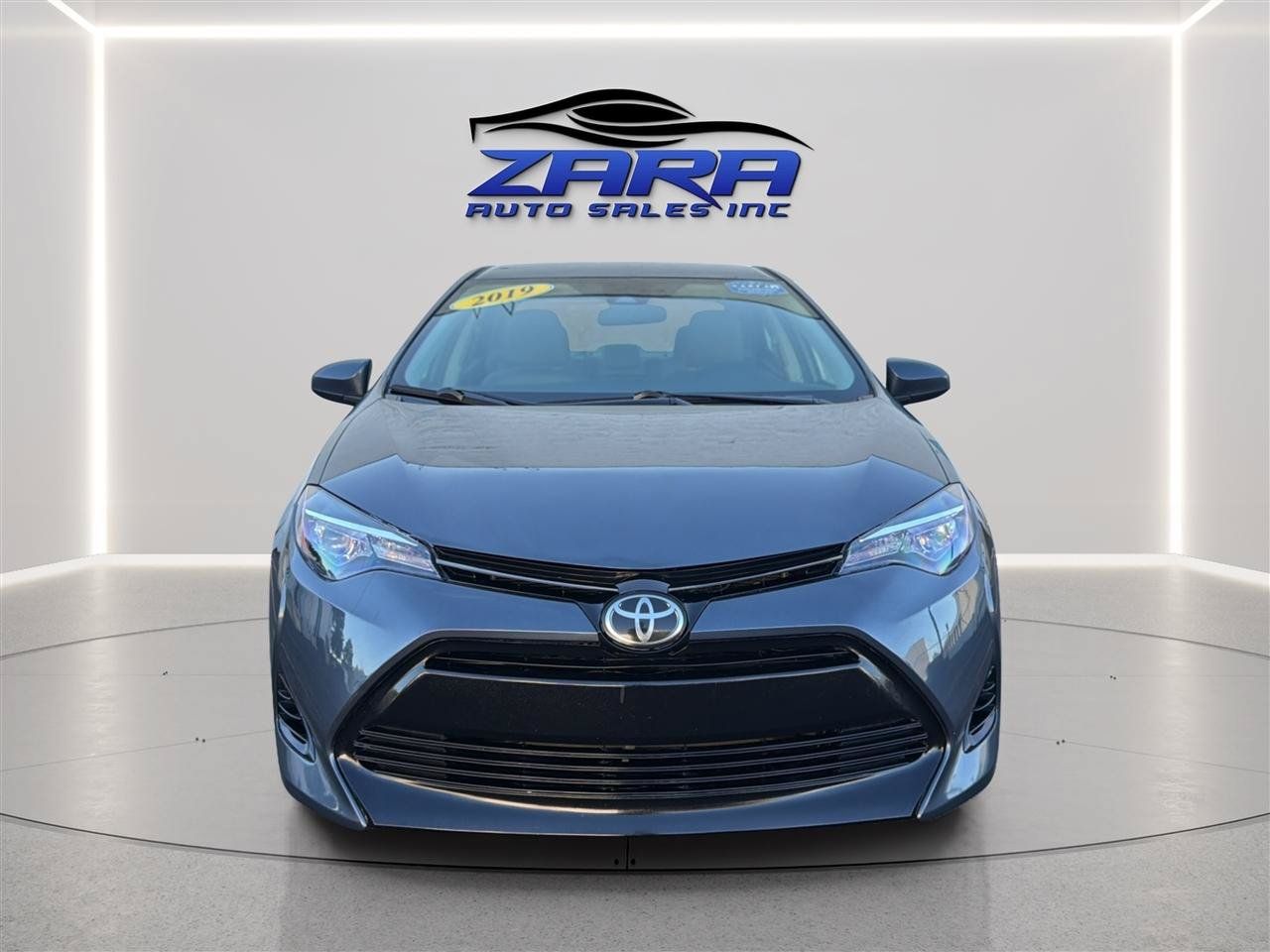 Used 2019 Toyota Corolla LE FWD image 2