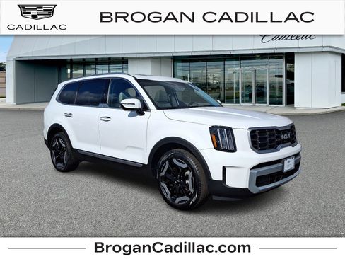 Used 2023 Kia Telluride S w/ S Sunroof Package AWD/4WD image 1