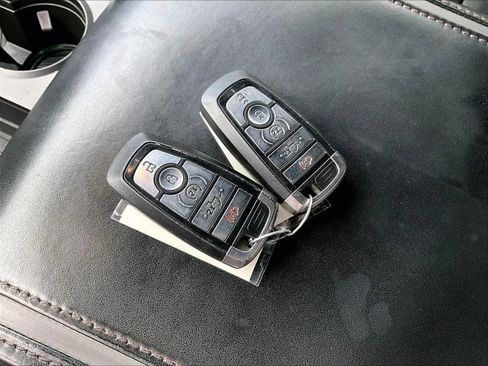 Used 2019 Ford F250 Platinum w/ Platinum Ultimate Package image 10