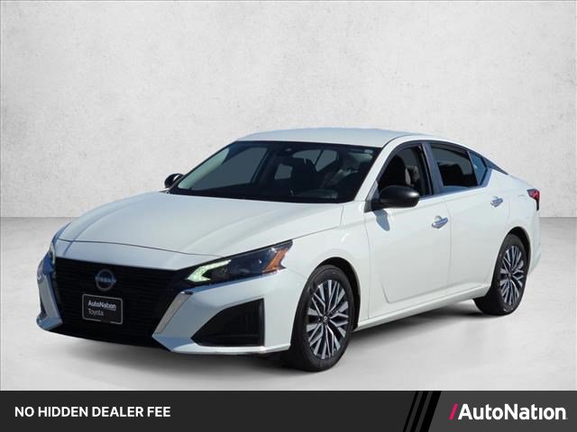 Used 2025 Nissan Altima 2.5 SV FWD image 1