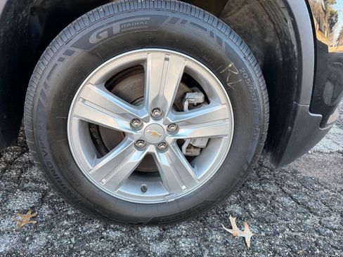 Used 2022 Chevrolet Trax LS w/ Tint and Cruise Package image 9