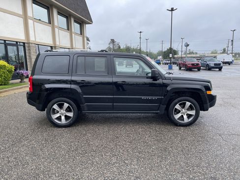Used 2017 Jeep Patriot High Altitude AWD/4WD image 2