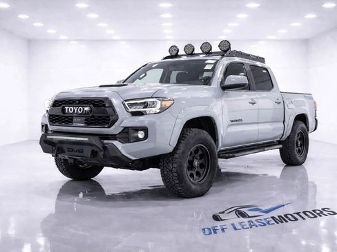 Used 2019 Toyota Tacoma TRD Sport AWD/4WD image 1
