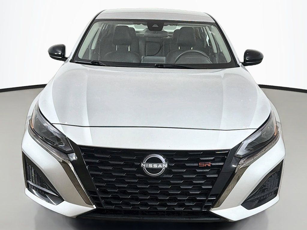 Used 2025 Nissan Altima 2.5 SR AWD/4WD image 7