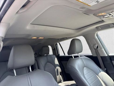 Used 2023 Toyota Highlander XLE AWD/4WD image 29