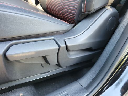 Certified 2025 Nissan Kicks SR FWD image 16