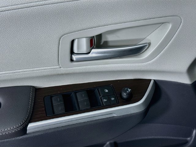 Certified 2024 Toyota Sienna XLE FWD image 19