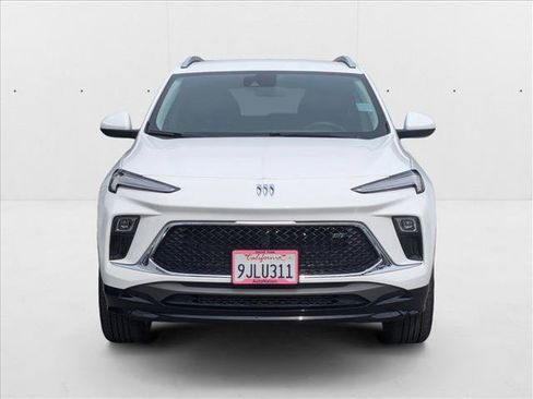 Used 2024 Buick Encore GX Sport Touring image 2
