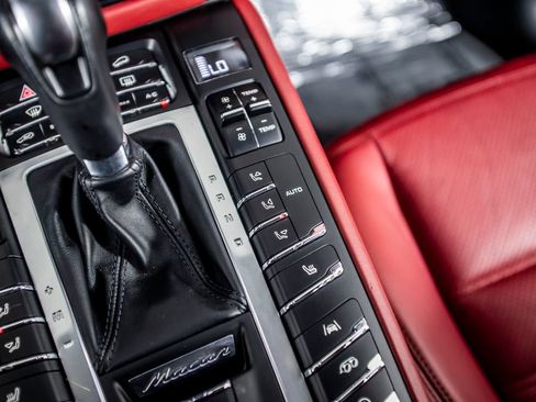 Used 2021 Porsche Macan GTS AWD/4WD image 33