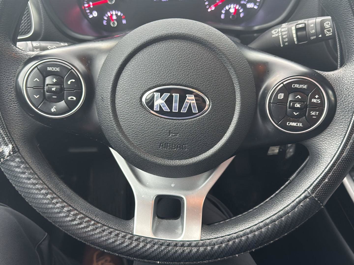 Used 2020 Kia Soul LX FWD image 12