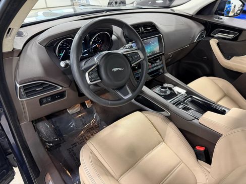 Used 2019 Jaguar F-PACE Prestige AWD/4WD image 12
