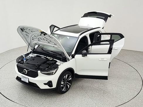 New 2026 Volvo XC40 B5 Plus w/ Protection Package Premier AWD/4WD image 33