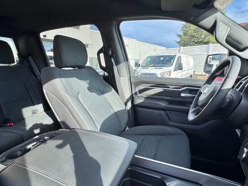New 2026 RAM 1500 4x4 Crew Cab image 17