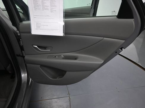 Used 2025 Hyundai Elantra SEL FWD image 33