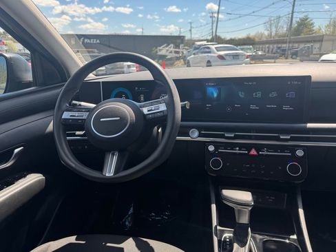 Used 2025 Hyundai Tucson SEL AWD/4WD image 16